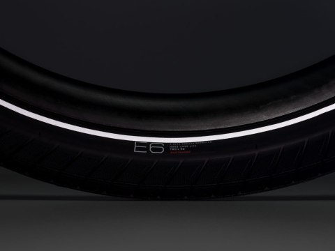 Opona rowerowa BONTRAGER e6 hard-case lite 700 x 50c odblas
